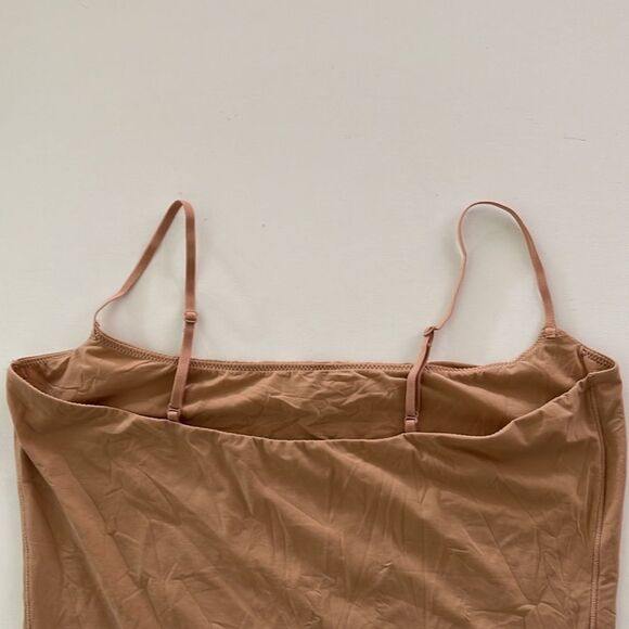 New SKIMS Fits Everybody Cami Bodysuit square neck - Picture 9 of 9